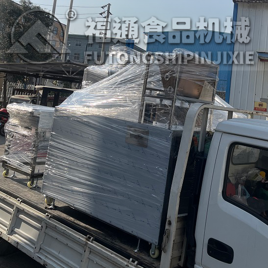 鄭州客戶訂購?qiáng)A層米糕機(jī)器一臺(tái)